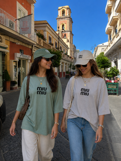 خرید جدیدترین تیشرت لانگ باکسی miumiuجنس سوپر اسپان لاکرا